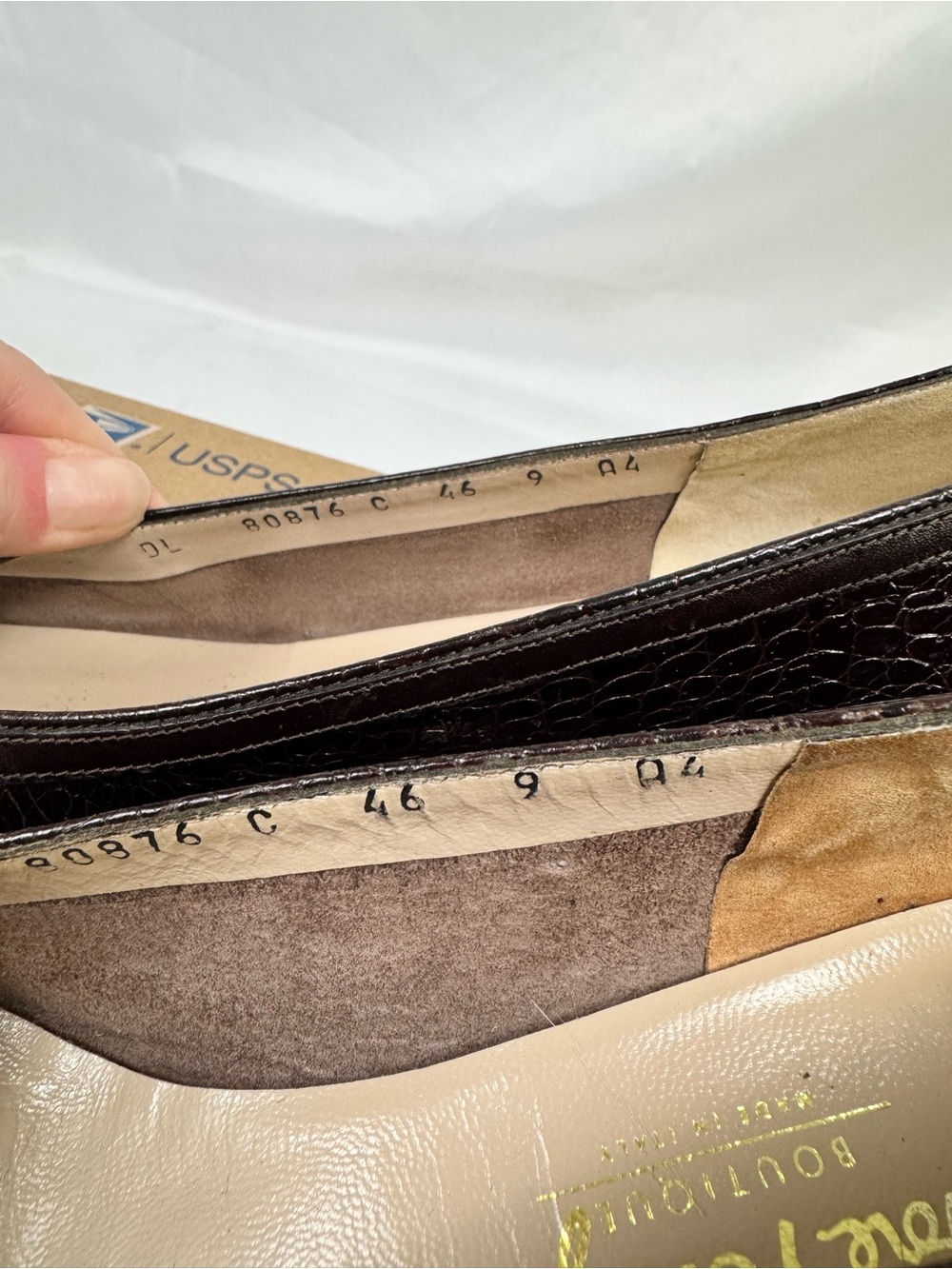 Salvatore Ferragamo Brown Croc Embossed Leather Pumps Heels Gold Logo 9 Italy - Picture 8 of 13